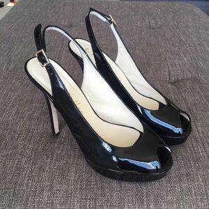 Bettye Muller patent leather peep toe heels 37